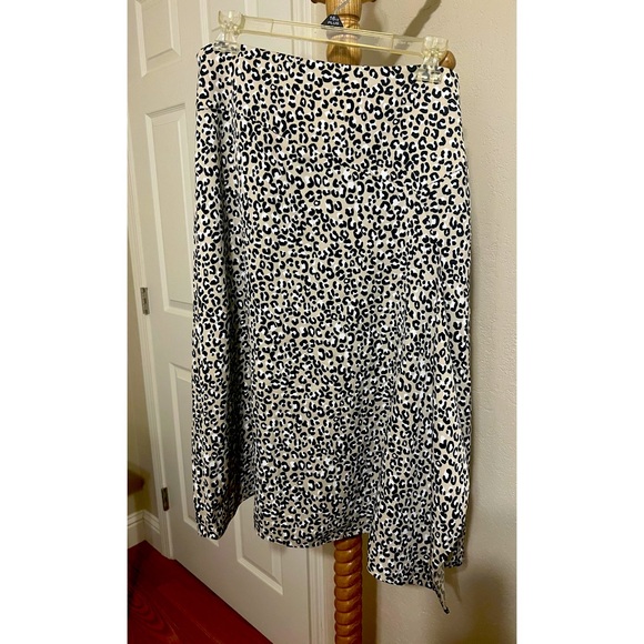Dkny Dresses & Skirts - NWT DKNY Midi Skirt Size 8